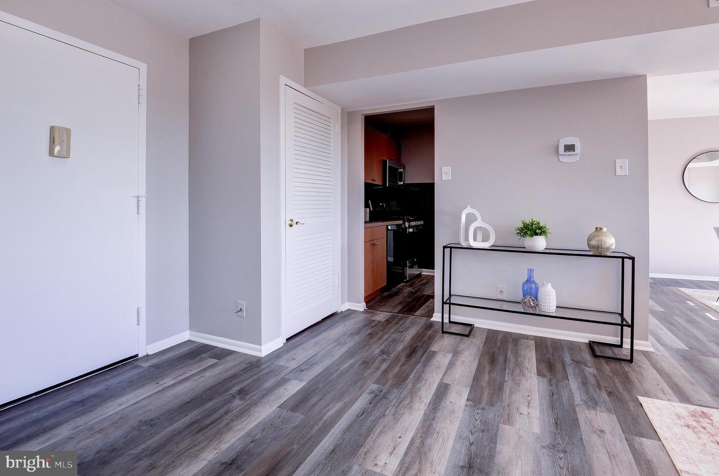 5340 HOLMES RUN PKWY #901, ALEXANDRIA, Virginia 22304, 1 Bedroom Bedrooms, ,1 BathroomBathrooms,Residential,For sale,5340 HOLMES RUN PKWY #901,VAAX2050936 MLS # VAAX2050936