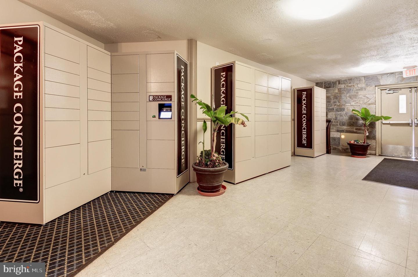 5340 HOLMES RUN PKWY #901, ALEXANDRIA, Virginia 22304, 1 Bedroom Bedrooms, ,1 BathroomBathrooms,Residential,For sale,5340 HOLMES RUN PKWY #901,VAAX2050936 MLS # VAAX2050936