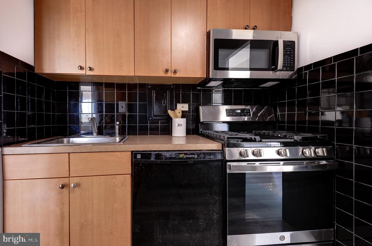 5340 HOLMES RUN PKWY #901, ALEXANDRIA, Virginia 22304, 1 Bedroom Bedrooms, ,1 BathroomBathrooms,Residential,For sale,5340 HOLMES RUN PKWY #901,VAAX2050936 MLS # VAAX2050936