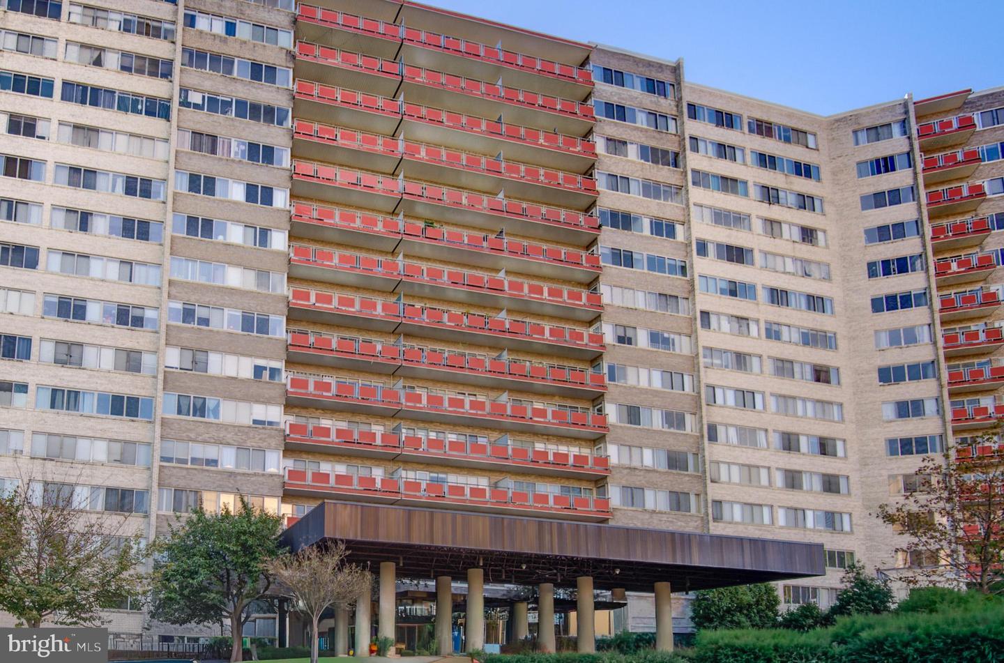 5340 HOLMES RUN PKWY #901, ALEXANDRIA, Virginia 22304, 1 Bedroom Bedrooms, ,1 BathroomBathrooms,Residential,For sale,5340 HOLMES RUN PKWY #901,VAAX2050936 MLS # VAAX2050936