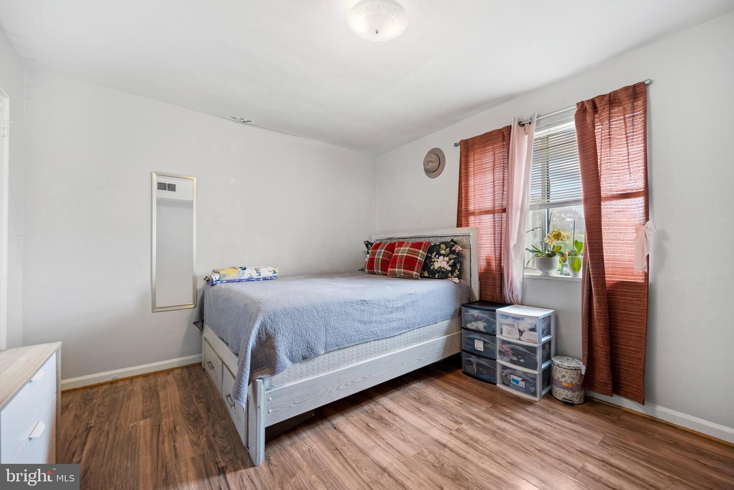3076 PATRICK HENRY DR #202, FALLS CHURCH, Virginia 22044, 1 Bedroom Bedrooms, ,1 BathroomBathrooms,Residential,For sale,3076 PATRICK HENRY DR #202,VAFX2274948 MLS # VAFX2274948
