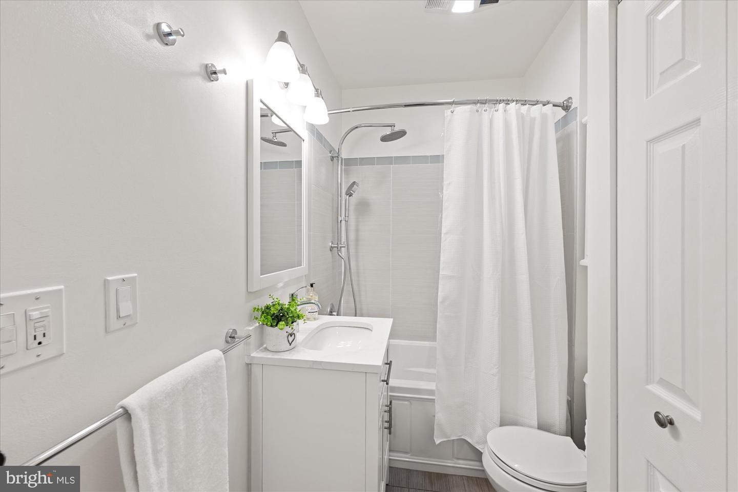 4410 HARRISON ST NW, WASHINGTON, District Of Columbia 20015, 3 Bedrooms Bedrooms, ,2 BathroomsBathrooms,Residential,For sale,4410 HARRISON ST NW,DCDC2227548 MLS # DCDC2227548