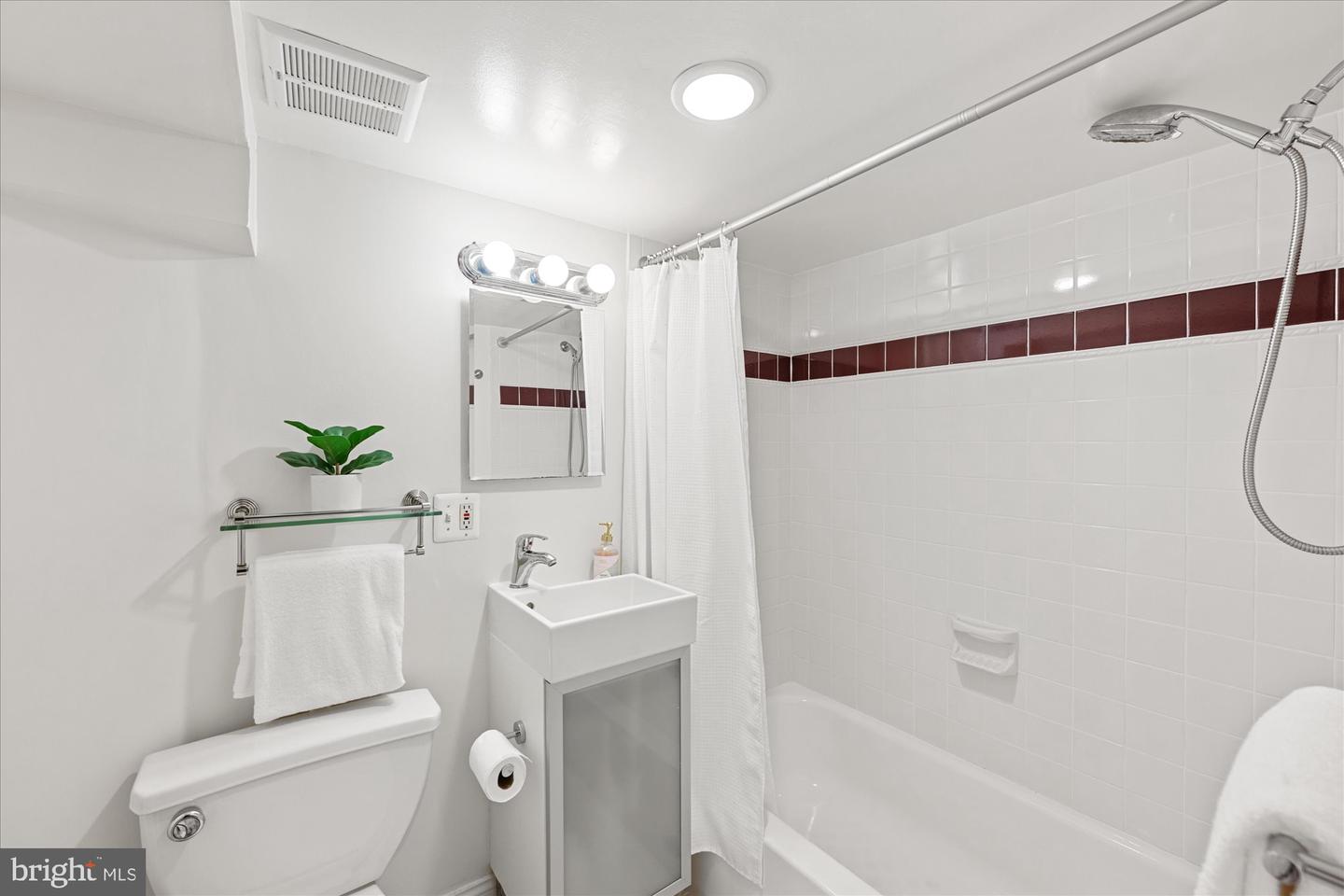 4410 HARRISON ST NW, WASHINGTON, District Of Columbia 20015, 3 Bedrooms Bedrooms, ,2 BathroomsBathrooms,Residential,For sale,4410 HARRISON ST NW,DCDC2227548 MLS # DCDC2227548