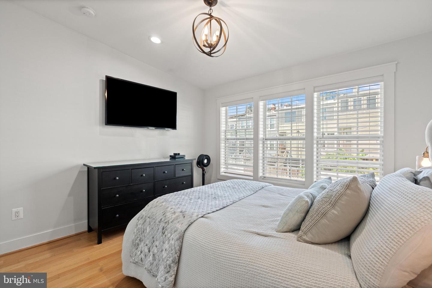 4718 15TH ST NW, WASHINGTON, District Of Columbia 20011, 4 Bedrooms Bedrooms, ,4 BathroomsBathrooms,Residential,For sale,4718 15TH ST NW,DCDC2227578 MLS # DCDC2227578