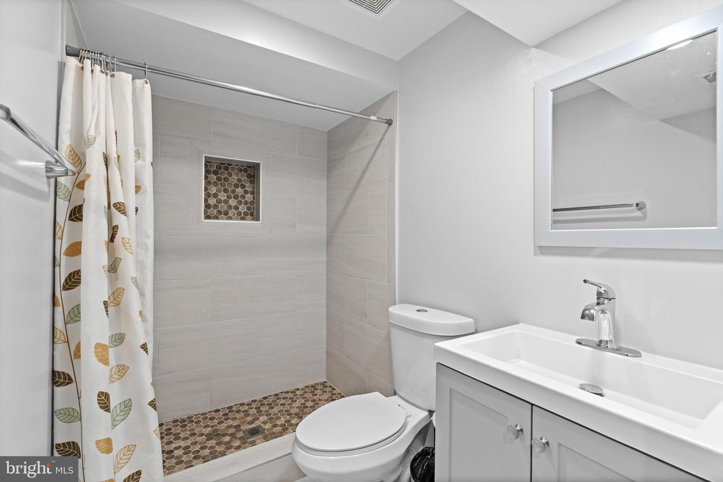 4718 15TH ST NW, WASHINGTON, District Of Columbia 20011, 4 Bedrooms Bedrooms, ,4 BathroomsBathrooms,Residential,For sale,4718 15TH ST NW,DCDC2227578 MLS # DCDC2227578