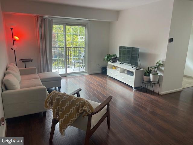 5929 QUANTRELL AVE #301, ALEXANDRIA, Virginia 22312, 1 Bedroom Bedrooms, 1 Room Rooms,1 BathroomBathrooms,Residential,For sale,5929 QUANTRELL AVE #301,VAAX2050980 MLS # VAAX2050980