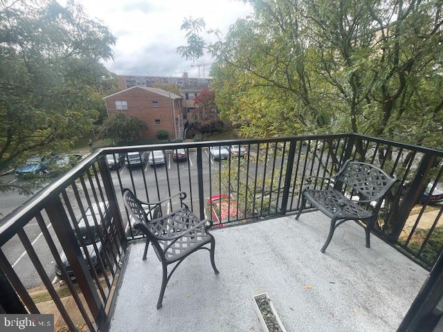 5929 QUANTRELL AVE #301, ALEXANDRIA, Virginia 22312, 1 Bedroom Bedrooms, 1 Room Rooms,1 BathroomBathrooms,Residential,For sale,5929 QUANTRELL AVE #301,VAAX2050980 MLS # VAAX2050980