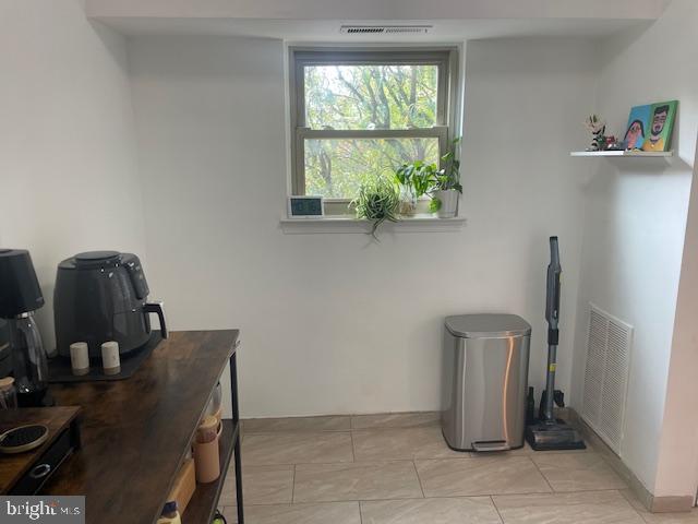 5929 QUANTRELL AVE #301, ALEXANDRIA, Virginia 22312, 1 Bedroom Bedrooms, 1 Room Rooms,1 BathroomBathrooms,Residential,For sale,5929 QUANTRELL AVE #301,VAAX2050980 MLS # VAAX2050980