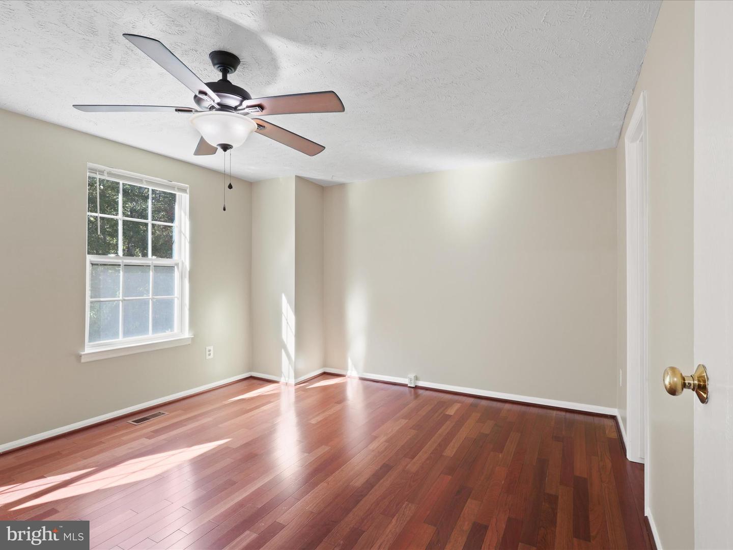 4757 HERSAND CT, WOODBRIDGE, Virginia 22193, 2 Bedrooms Bedrooms, ,1 BathroomBathrooms,Residential,For sale,4757 HERSAND CT,VAPW2106286 MLS # VAPW2106286