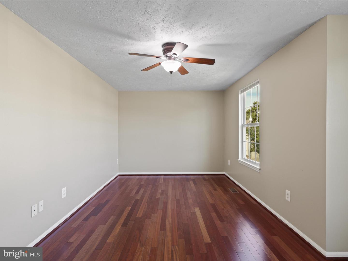 4757 HERSAND CT, WOODBRIDGE, Virginia 22193, 2 Bedrooms Bedrooms, ,1 BathroomBathrooms,Residential,For sale,4757 HERSAND CT,VAPW2106286 MLS # VAPW2106286