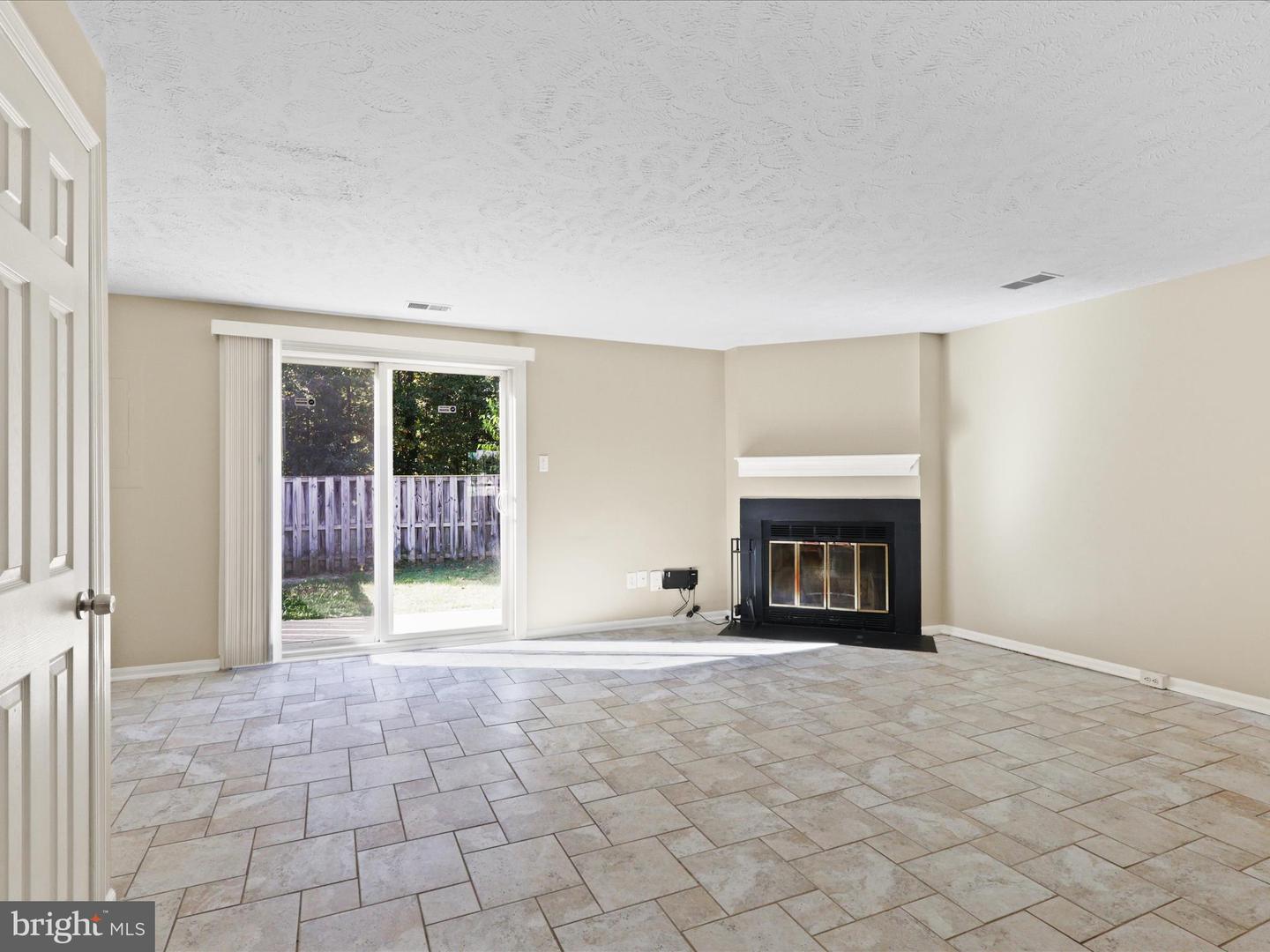 4757 HERSAND CT, WOODBRIDGE, Virginia 22193, 2 Bedrooms Bedrooms, ,1 BathroomBathrooms,Residential,For sale,4757 HERSAND CT,VAPW2106286 MLS # VAPW2106286