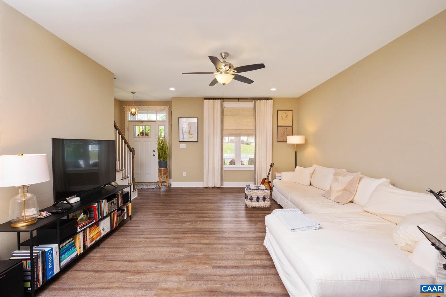 103 OAKSTONE RUN, STAUNTON, Virginia 24401, 3 Bedrooms Bedrooms, ,2 BathroomsBathrooms,Residential,For sale,103 OAKSTONE RUN,670150 MLS # 670150