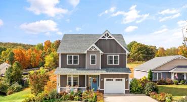 103 OAKSTONE RUN, STAUNTON, Virginia 24401, 3 Bedrooms Bedrooms, ,2 BathroomsBathrooms,Residential,For sale,103 OAKSTONE RUN,670150 MLS # 670150