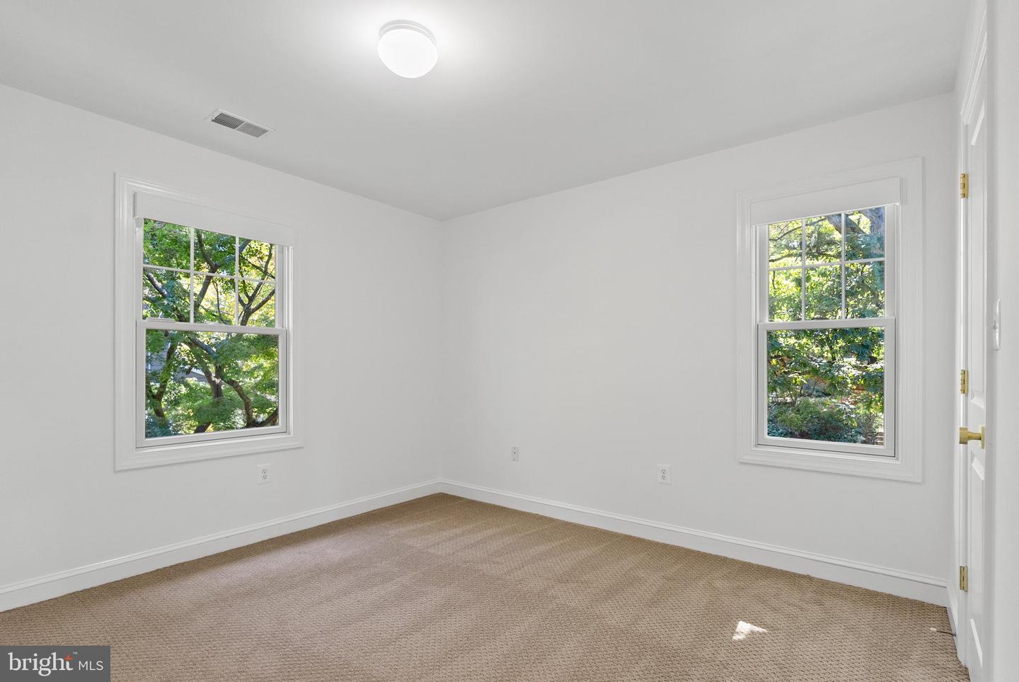 2647 WOODLEY PL, FALLS CHURCH, Virginia 22046, 5 Bedrooms Bedrooms, ,4 BathroomsBathrooms,Residential,For sale,2647 WOODLEY PL,VAFX2275100 MLS # VAFX2275100