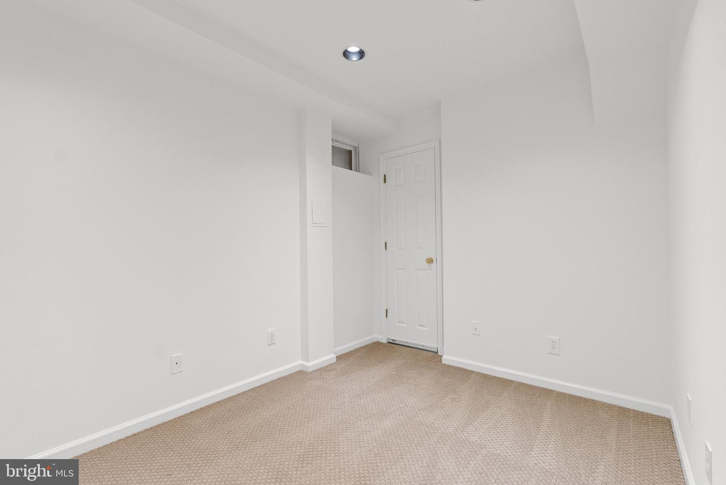 2647 WOODLEY PL, FALLS CHURCH, Virginia 22046, 5 Bedrooms Bedrooms, ,4 BathroomsBathrooms,Residential,For sale,2647 WOODLEY PL,VAFX2275100 MLS # VAFX2275100