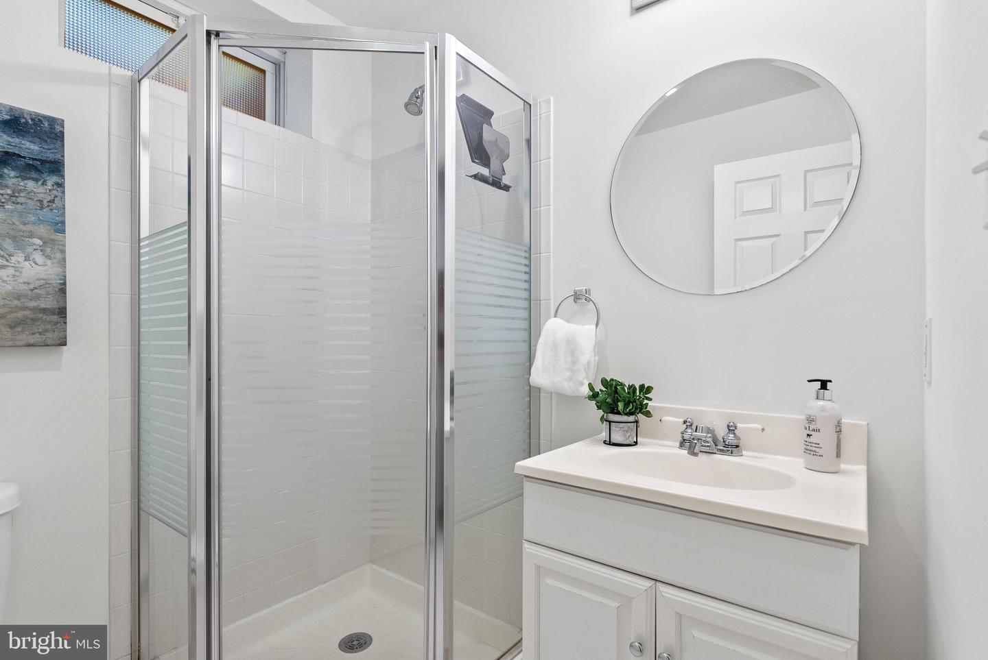 2647 WOODLEY PL, FALLS CHURCH, Virginia 22046, 5 Bedrooms Bedrooms, ,4 BathroomsBathrooms,Residential,For sale,2647 WOODLEY PL,VAFX2275100 MLS # VAFX2275100