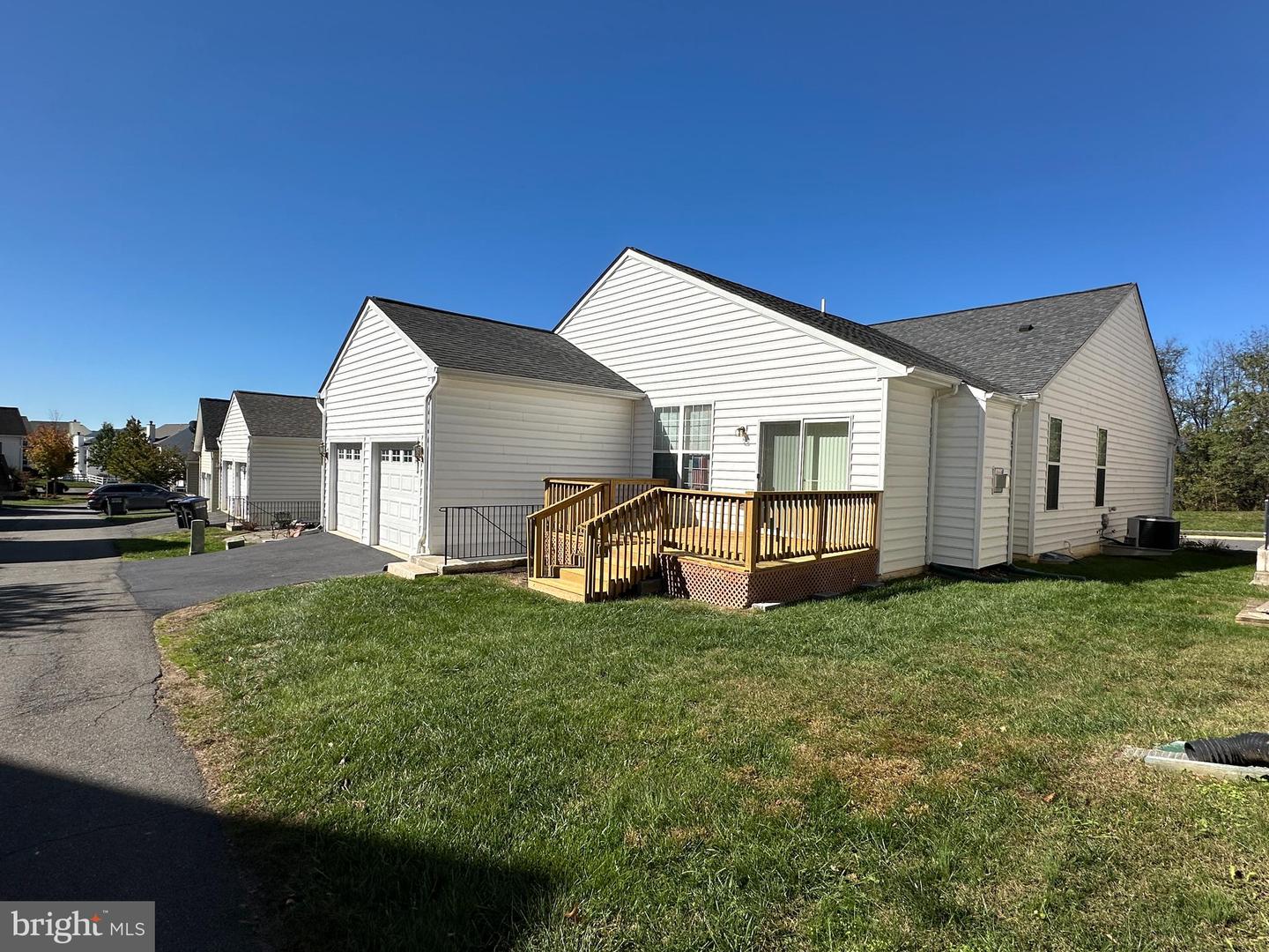 17429 TEDLER CIR, ROUND HILL, Virginia 20141, 3 Bedrooms Bedrooms, ,2 BathroomsBathrooms,Residential,For sale,17429 TEDLER CIR,VALO2109208 MLS # VALO2109208
