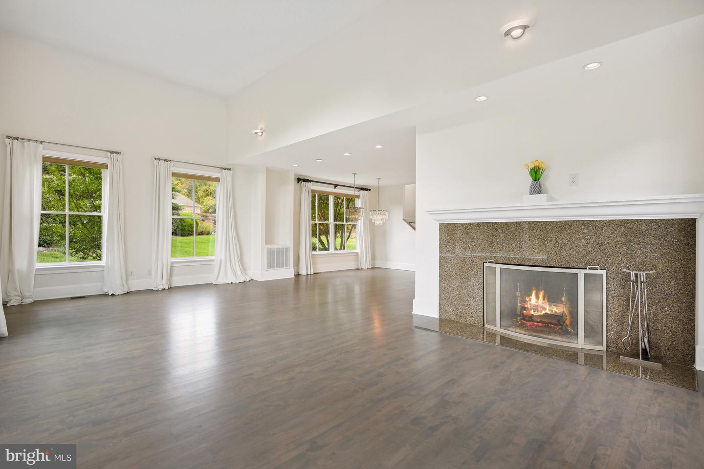 10747 RIVERSCAPE RUN, GREAT FALLS, Virginia 22066, 4 Bedrooms Bedrooms, ,5 BathroomsBathrooms,Residential,For sale,10747 RIVERSCAPE RUN,VAFX2275130 MLS # VAFX2275130
