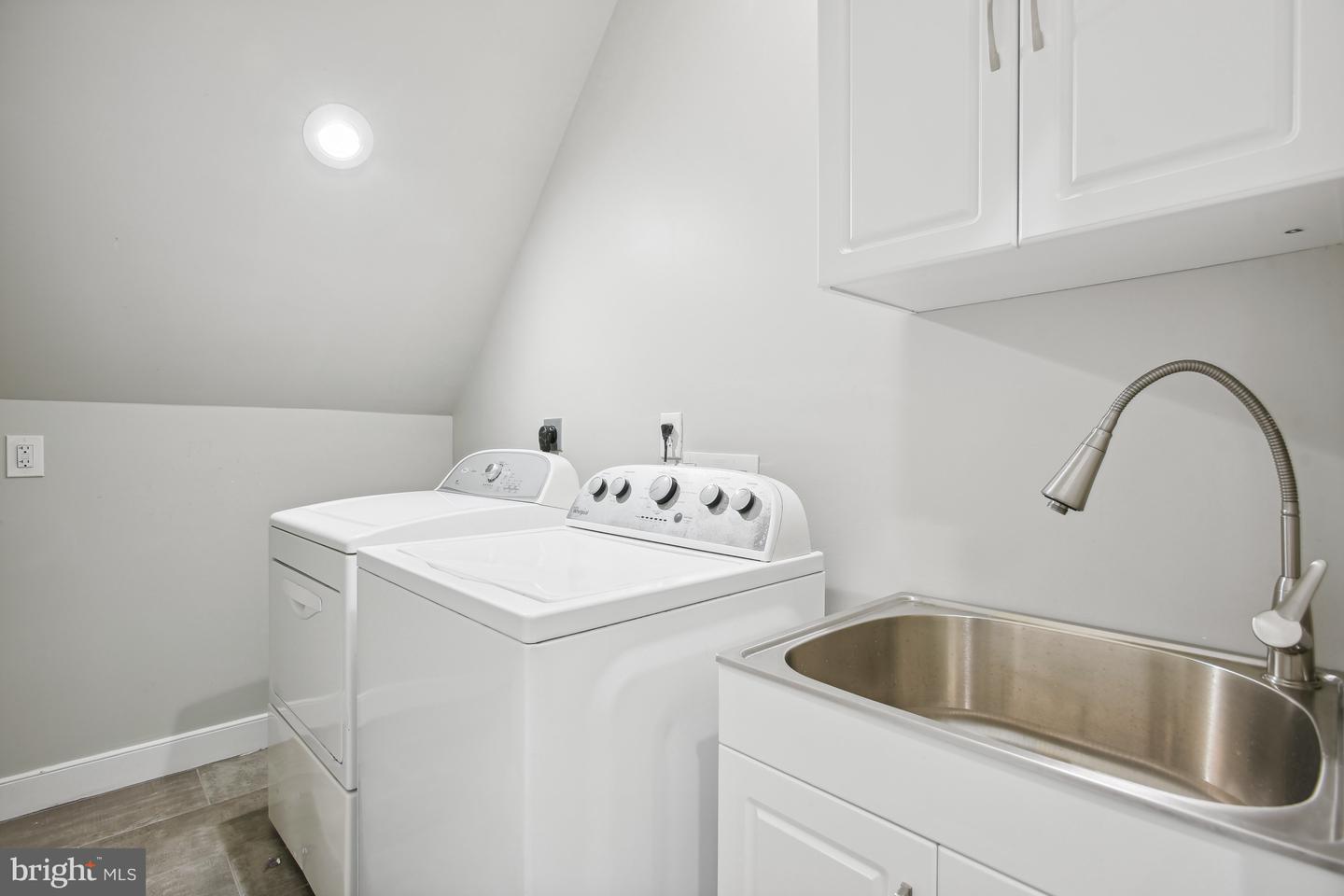 10747 RIVERSCAPE RUN, GREAT FALLS, Virginia 22066, 4 Bedrooms Bedrooms, ,5 BathroomsBathrooms,Residential,For sale,10747 RIVERSCAPE RUN,VAFX2275130 MLS # VAFX2275130