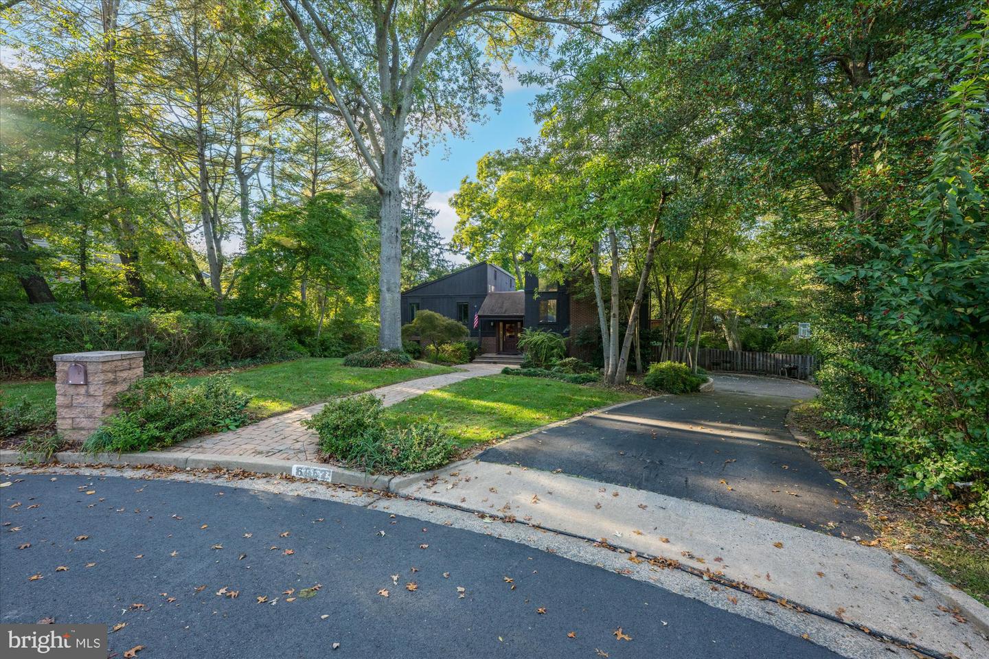 6952 DUNCRAIG CT, MCLEAN, Virginia 22101, 5 Bedrooms Bedrooms, ,4 BathroomsBathrooms,Residential,For sale,6952 DUNCRAIG CT,VAFX2275168 MLS # VAFX2275168