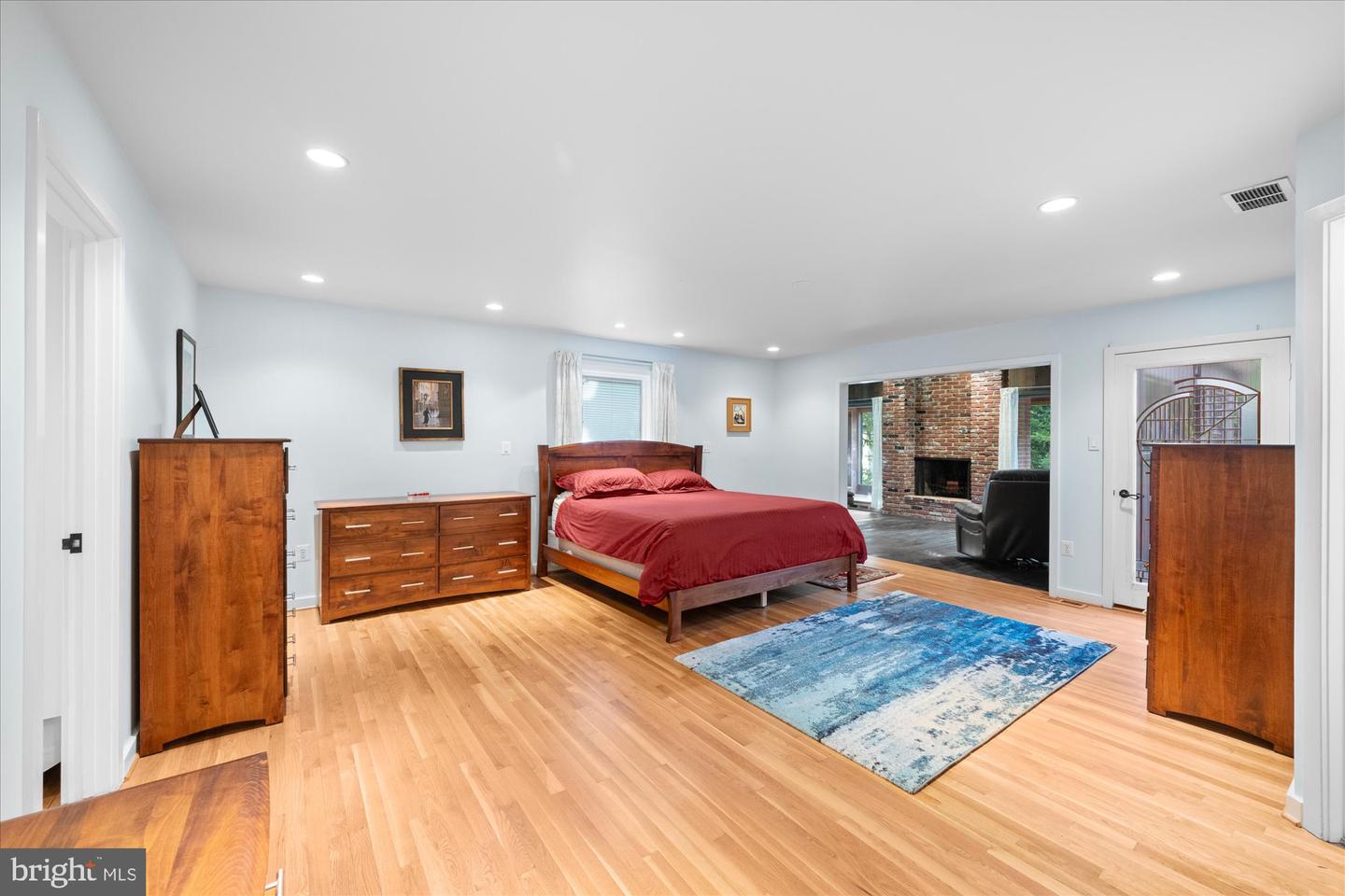 6952 DUNCRAIG CT, MCLEAN, Virginia 22101, 5 Bedrooms Bedrooms, ,4 BathroomsBathrooms,Residential,For sale,6952 DUNCRAIG CT,VAFX2275168 MLS # VAFX2275168