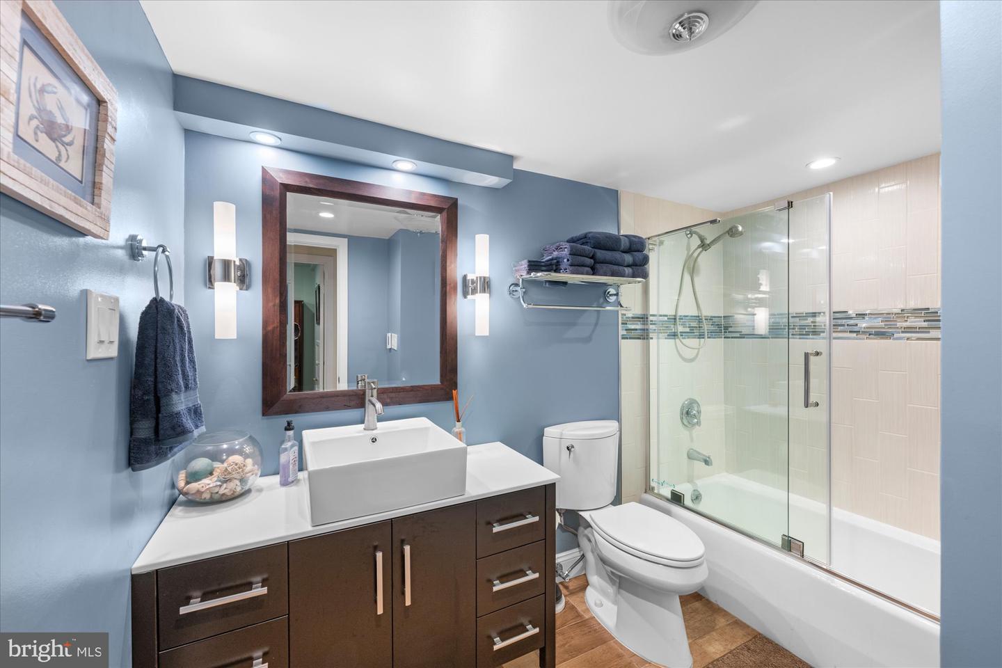 6952 DUNCRAIG CT, MCLEAN, Virginia 22101, 5 Bedrooms Bedrooms, ,4 BathroomsBathrooms,Residential,For sale,6952 DUNCRAIG CT,VAFX2275168 MLS # VAFX2275168