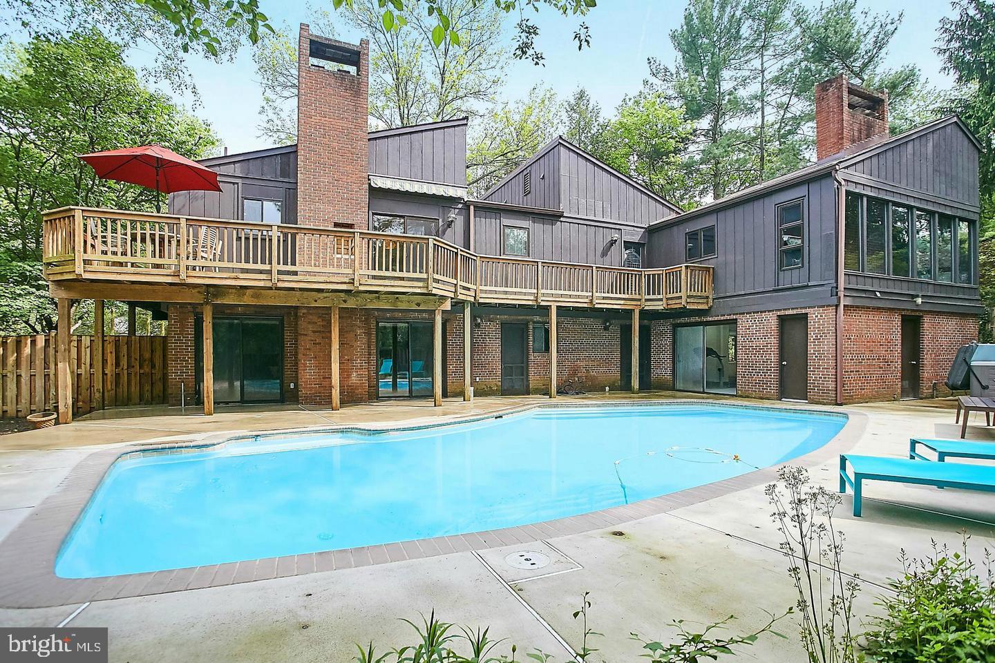 6952 DUNCRAIG CT, MCLEAN, Virginia 22101, 5 Bedrooms Bedrooms, ,4 BathroomsBathrooms,Residential,For sale,6952 DUNCRAIG CT,VAFX2275168 MLS # VAFX2275168