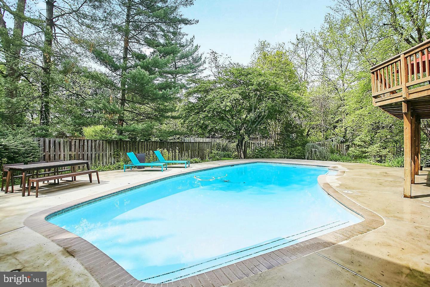 6952 DUNCRAIG CT, MCLEAN, Virginia 22101, 5 Bedrooms Bedrooms, ,4 BathroomsBathrooms,Residential,For sale,6952 DUNCRAIG CT,VAFX2275168 MLS # VAFX2275168