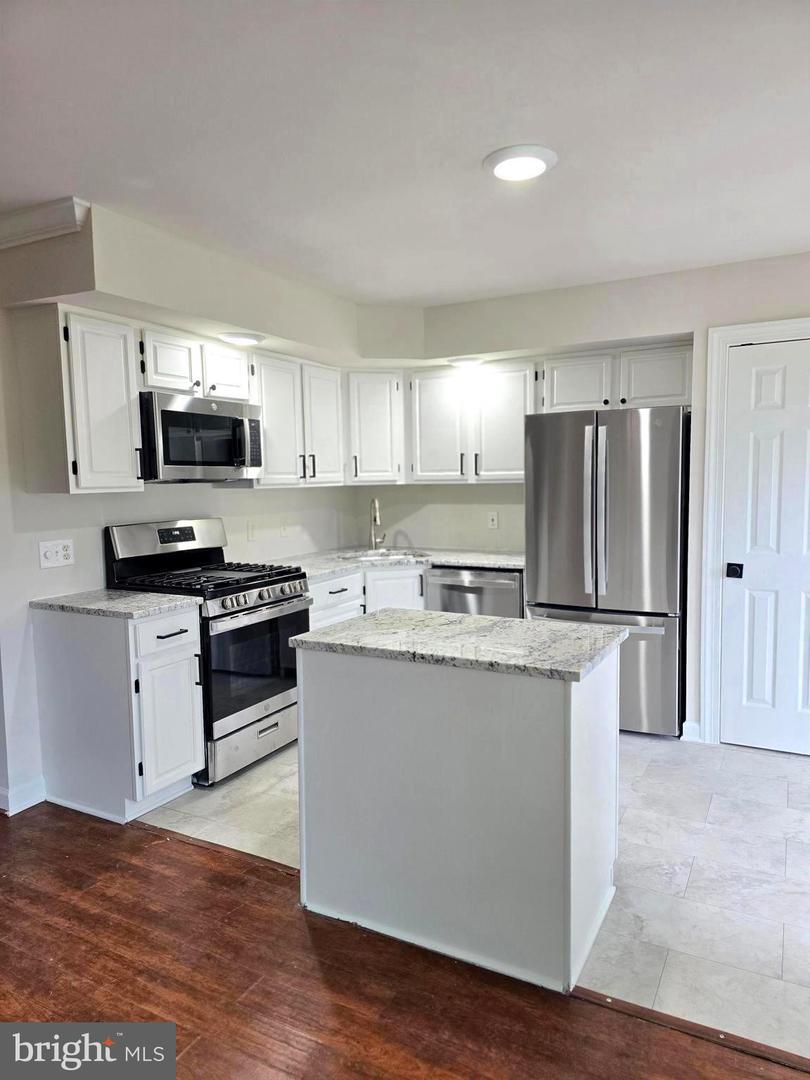 15546 TRAVAILER CT, WOODBRIDGE, Virginia 22193, 4 Bedrooms Bedrooms, 7 Rooms Rooms,2 BathroomsBathrooms,Residential,For sale,15546 TRAVAILER CT,VAPW2103854 MLS # VAPW2103854