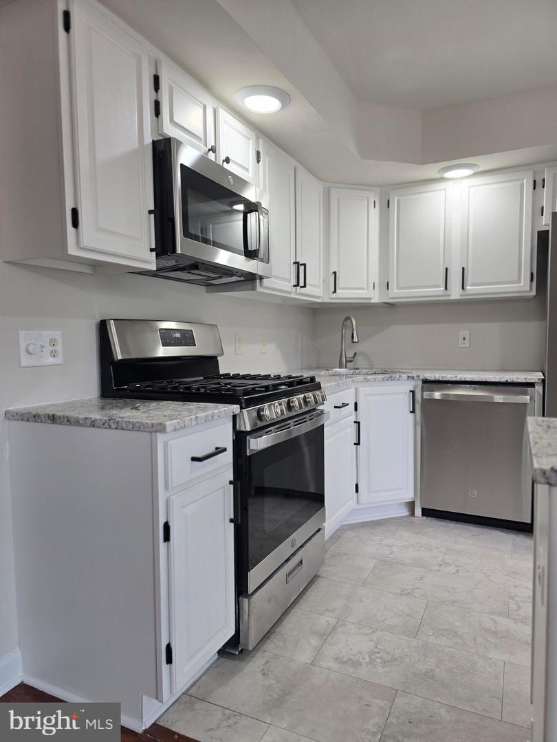 15546 TRAVAILER CT, WOODBRIDGE, Virginia 22193, 4 Bedrooms Bedrooms, 7 Rooms Rooms,2 BathroomsBathrooms,Residential,For sale,15546 TRAVAILER CT,VAPW2103854 MLS # VAPW2103854