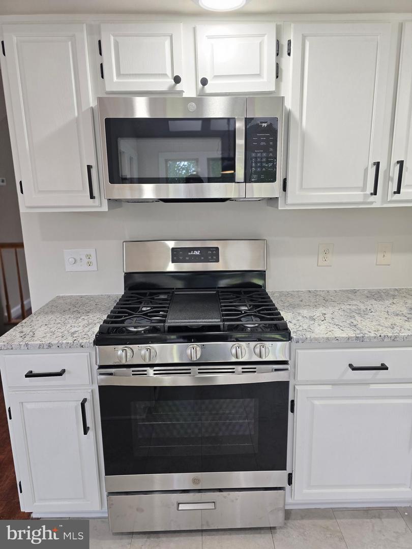 15546 TRAVAILER CT, WOODBRIDGE, Virginia 22193, 4 Bedrooms Bedrooms, 7 Rooms Rooms,2 BathroomsBathrooms,Residential,For sale,15546 TRAVAILER CT,VAPW2103854 MLS # VAPW2103854