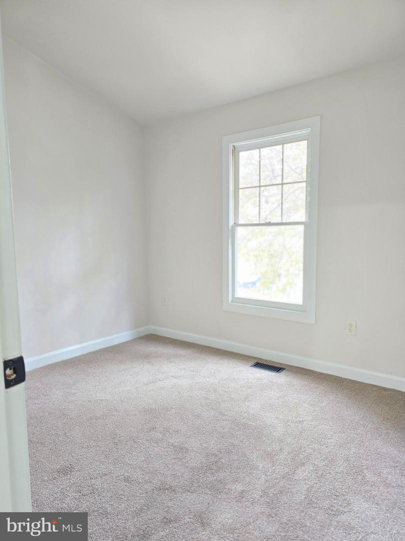 15546 TRAVAILER CT, WOODBRIDGE, Virginia 22193, 4 Bedrooms Bedrooms, 7 Rooms Rooms,2 BathroomsBathrooms,Residential,For sale,15546 TRAVAILER CT,VAPW2103854 MLS # VAPW2103854