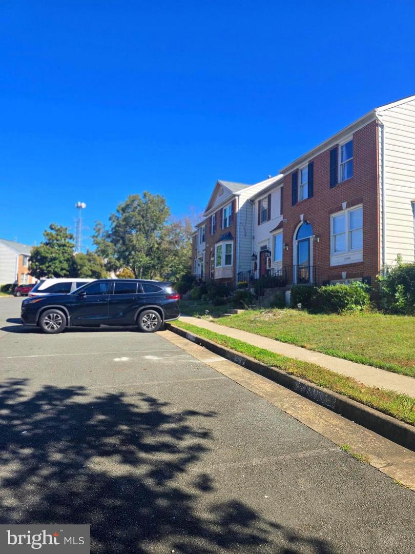 15546 TRAVAILER CT, WOODBRIDGE, Virginia 22193, 4 Bedrooms Bedrooms, 7 Rooms Rooms,2 BathroomsBathrooms,Residential,For sale,15546 TRAVAILER CT,VAPW2103854 MLS # VAPW2103854