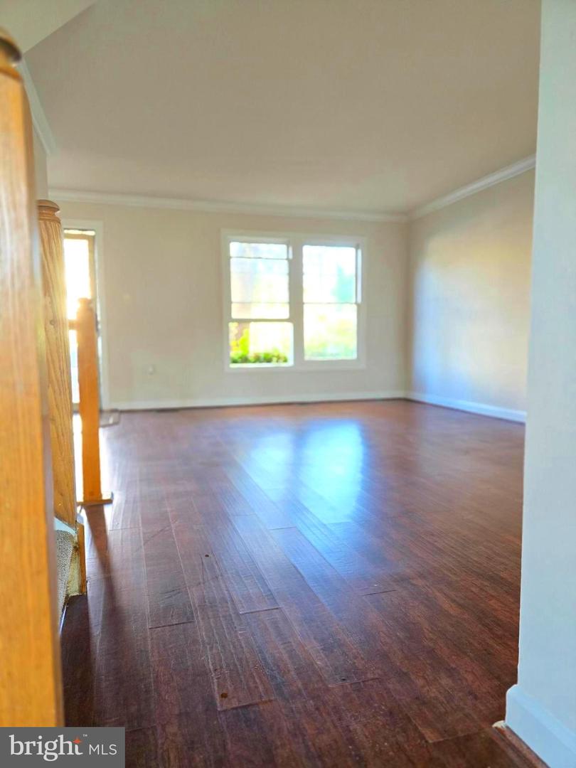 15546 TRAVAILER CT, WOODBRIDGE, Virginia 22193, 4 Bedrooms Bedrooms, 7 Rooms Rooms,2 BathroomsBathrooms,Residential,For sale,15546 TRAVAILER CT,VAPW2103854 MLS # VAPW2103854