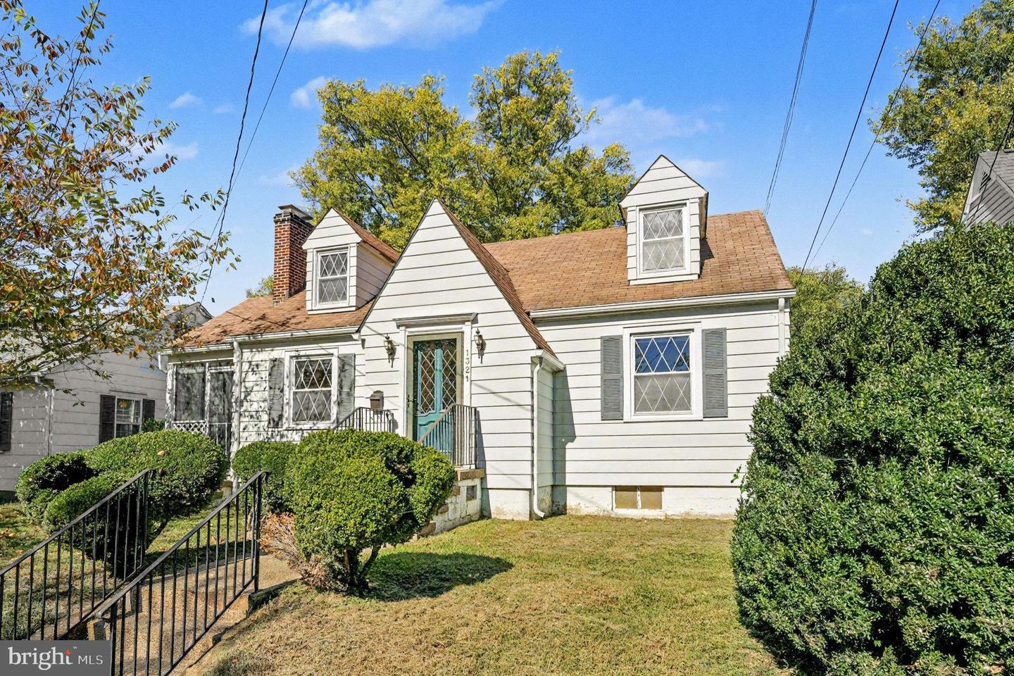 1321 PARCELL ST, FREDERICKSBURG, Virginia 22401, 4 Bedrooms Bedrooms, ,2 BathroomsBathrooms,Residential,For sale,1321 PARCELL ST,VAFB2009026 MLS # VAFB2009026