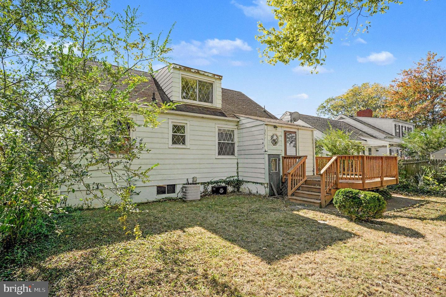 1321 PARCELL ST, FREDERICKSBURG, Virginia 22401, 4 Bedrooms Bedrooms, ,2 BathroomsBathrooms,Residential,For sale,1321 PARCELL ST,VAFB2009026 MLS # VAFB2009026