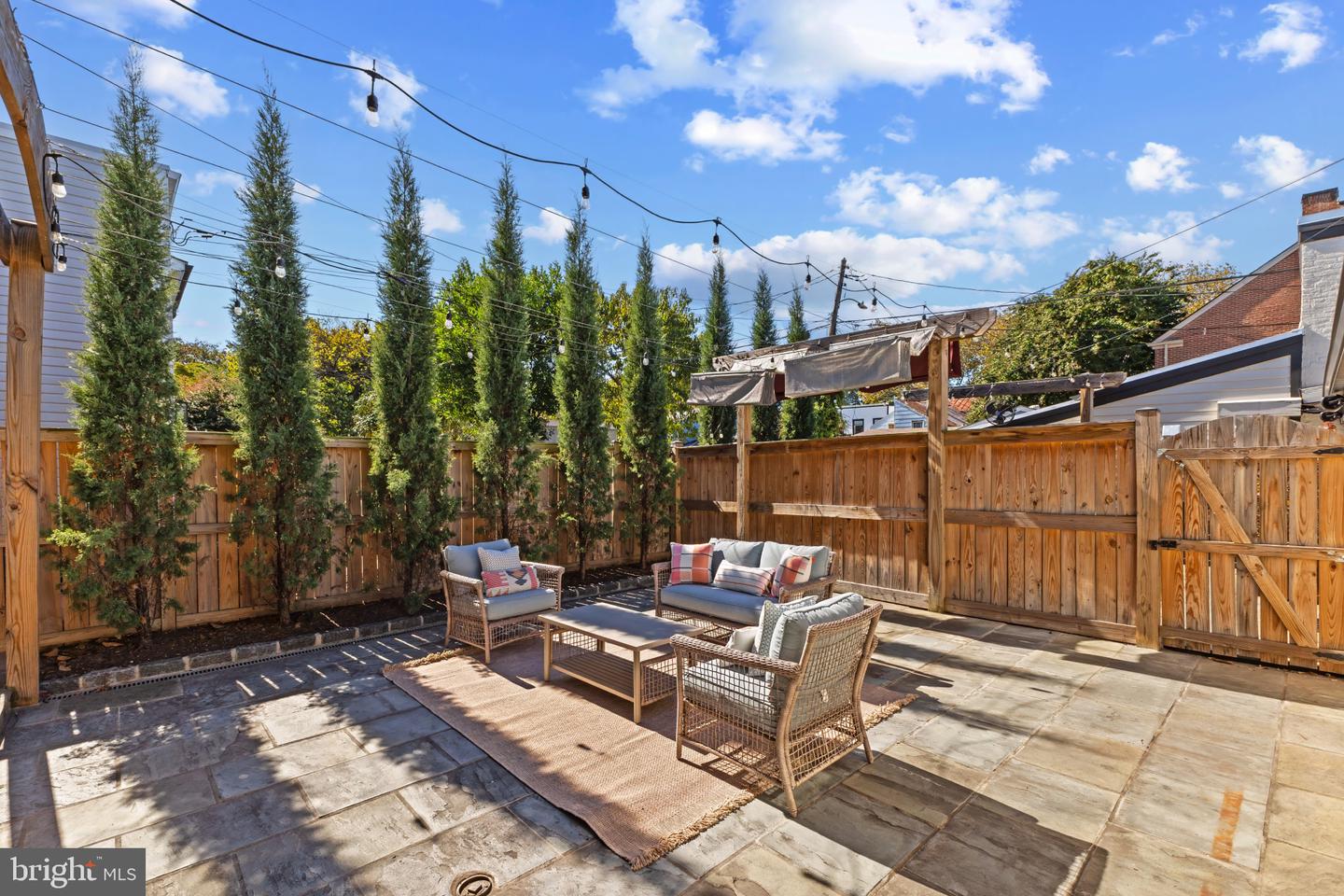 334 N PATRICK ST, ALEXANDRIA, Virginia 22314, 3 Bedrooms Bedrooms, ,2 BathroomsBathrooms,Residential,For sale,334 N PATRICK ST,VAAX2050436 MLS # VAAX2050436