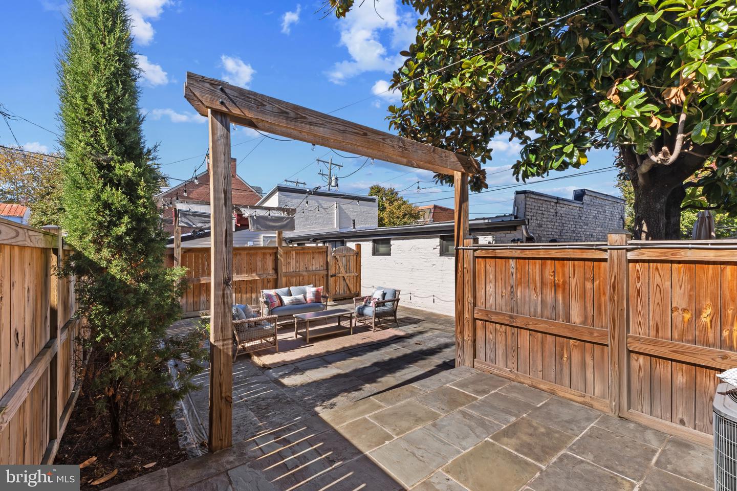 334 N PATRICK ST, ALEXANDRIA, Virginia 22314, 3 Bedrooms Bedrooms, ,2 BathroomsBathrooms,Residential,For sale,334 N PATRICK ST,VAAX2050436 MLS # VAAX2050436