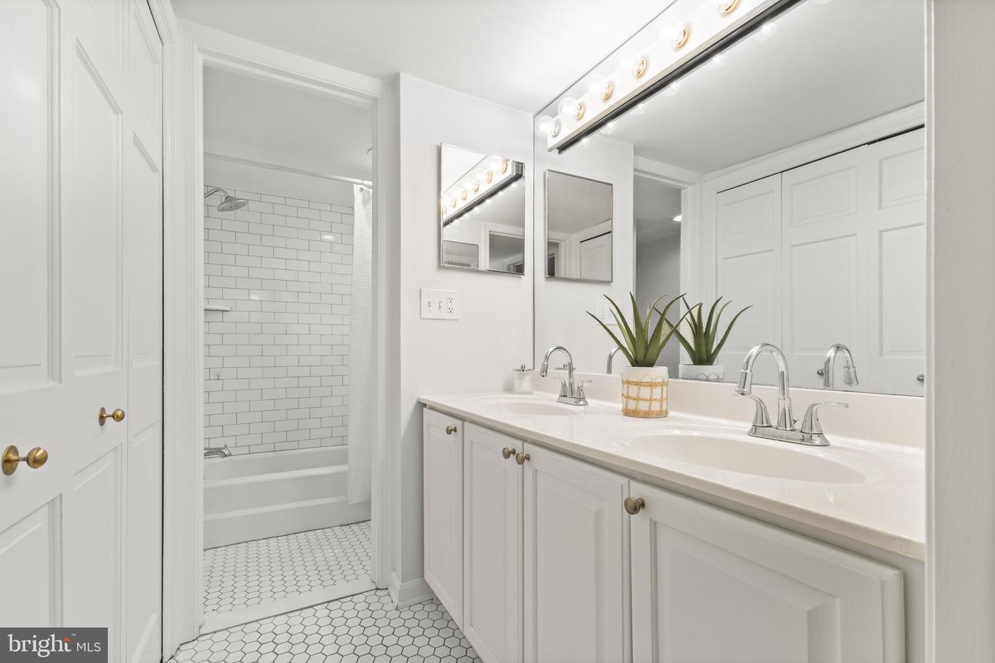 334 N PATRICK ST, ALEXANDRIA, Virginia 22314, 3 Bedrooms Bedrooms, ,2 BathroomsBathrooms,Residential,For sale,334 N PATRICK ST,VAAX2050436 MLS # VAAX2050436