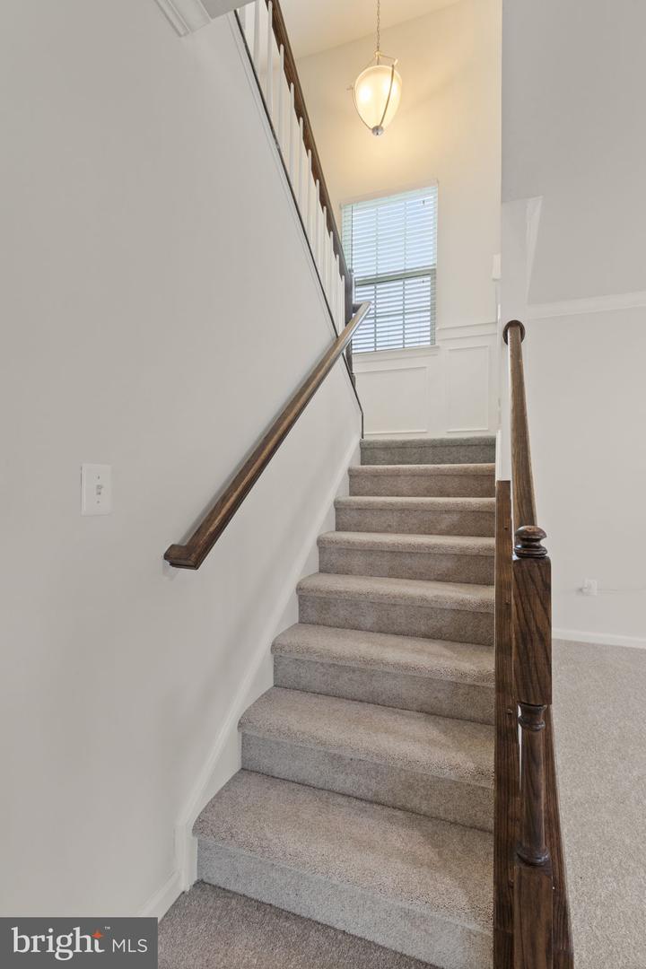 5800 SPRUCE VALLEY DR, FREDERICKSBURG, Virginia 22407, 5 Bedrooms Bedrooms, ,4 BathroomsBathrooms,Residential,For sale,5800 SPRUCE VALLEY DR,VASP2036760 MLS # VASP2036760