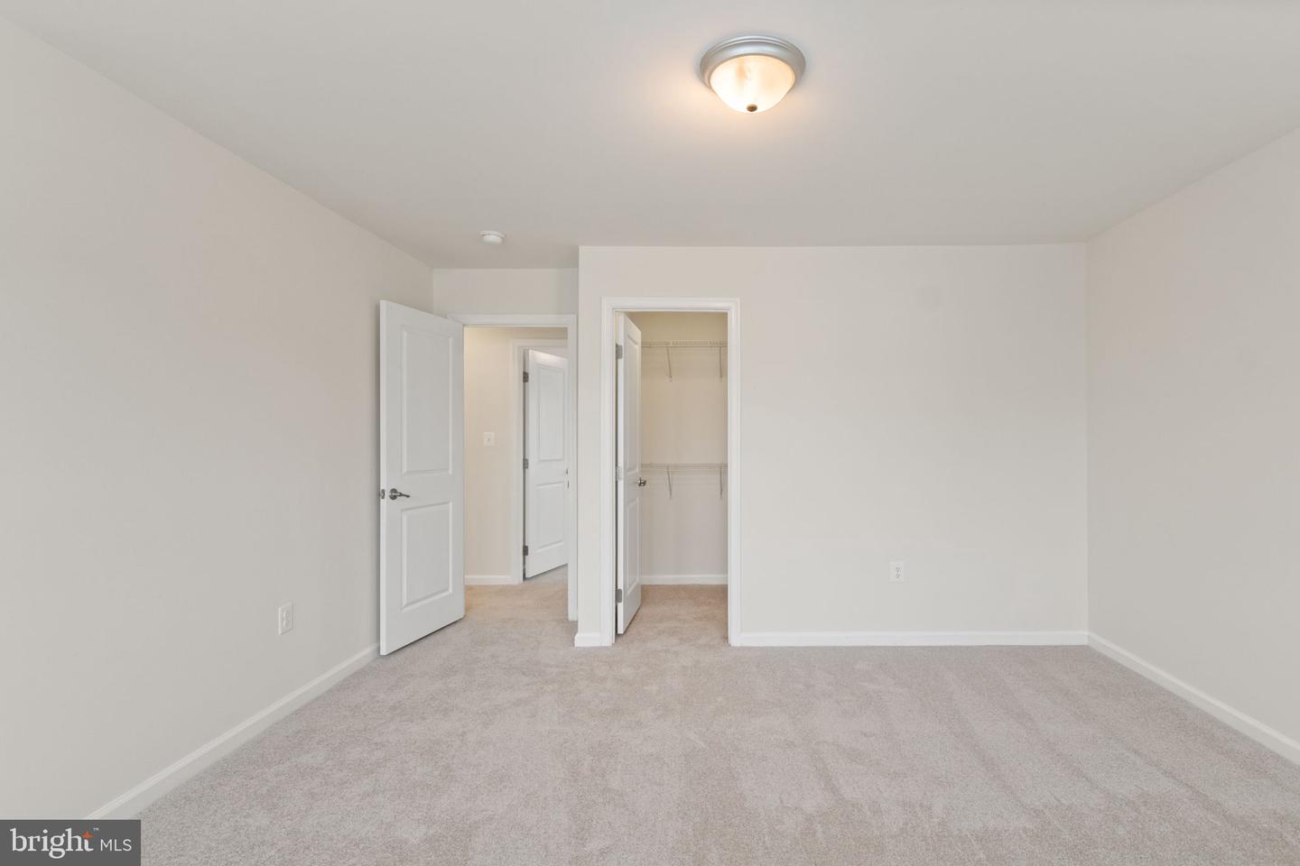 5800 SPRUCE VALLEY DR, FREDERICKSBURG, Virginia 22407, 5 Bedrooms Bedrooms, ,4 BathroomsBathrooms,Residential,For sale,5800 SPRUCE VALLEY DR,VASP2036760 MLS # VASP2036760