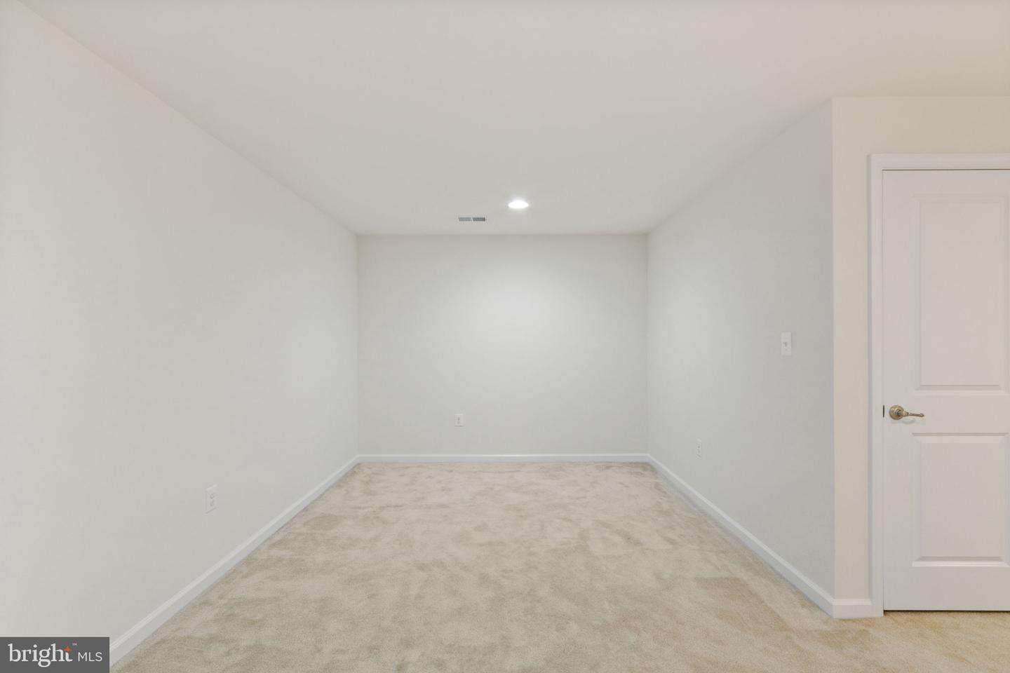 5800 SPRUCE VALLEY DR, FREDERICKSBURG, Virginia 22407, 5 Bedrooms Bedrooms, ,4 BathroomsBathrooms,Residential,For sale,5800 SPRUCE VALLEY DR,VASP2036760 MLS # VASP2036760
