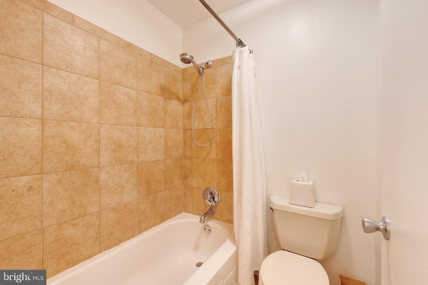 1670 PARKCREST CIR #3B/300, RESTON, Virginia 20190, 2 Bedrooms Bedrooms, ,1 BathroomBathrooms,Residential,For sale,1670 PARKCREST CIR #3B/300,VAFX2273156 MLS # VAFX2273156