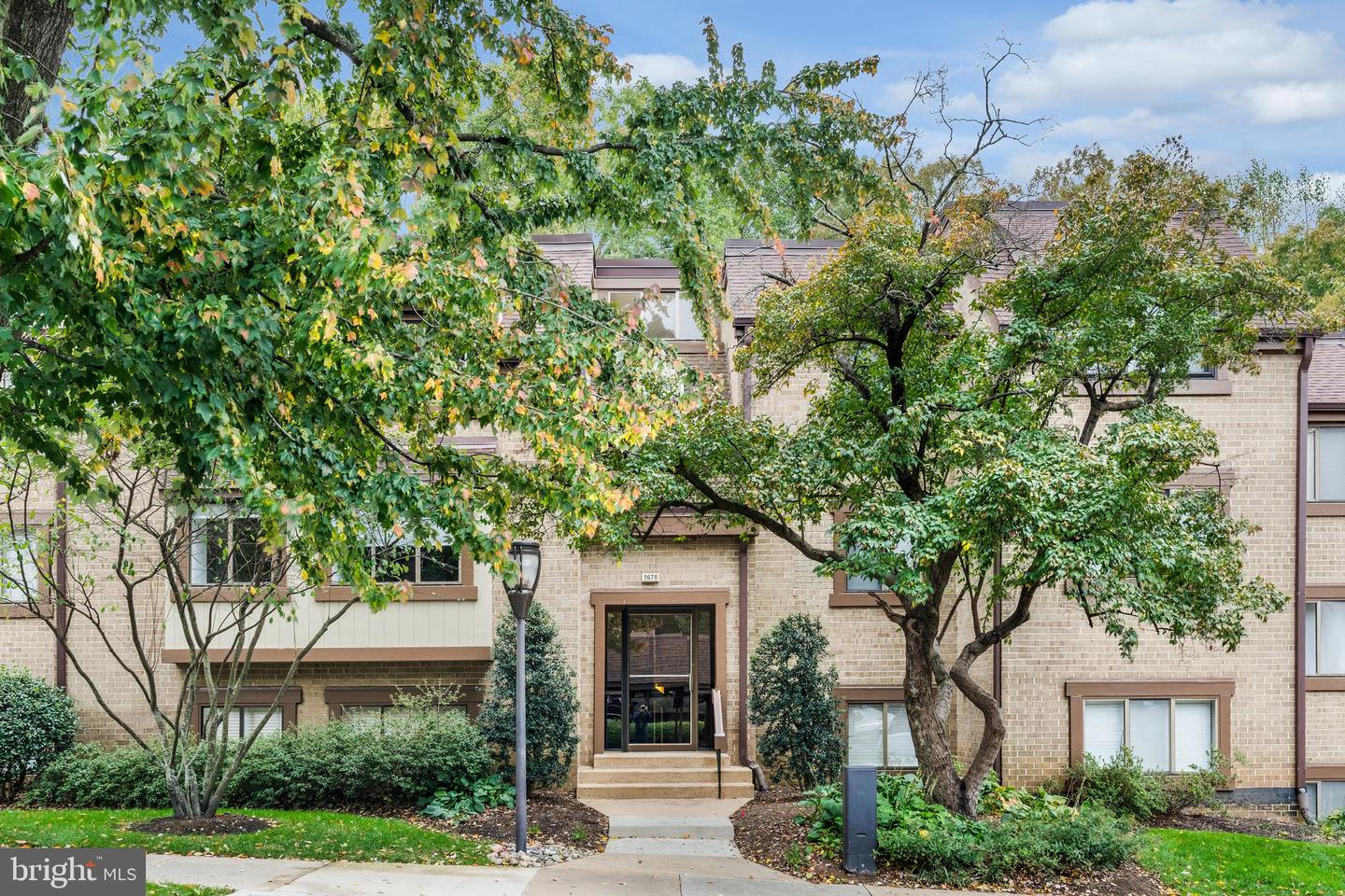 1670 PARKCREST CIR #3B/300, RESTON, Virginia 20190, 2 Bedrooms Bedrooms, ,1 BathroomBathrooms,Residential,For sale,1670 PARKCREST CIR #3B/300,VAFX2273156 MLS # VAFX2273156