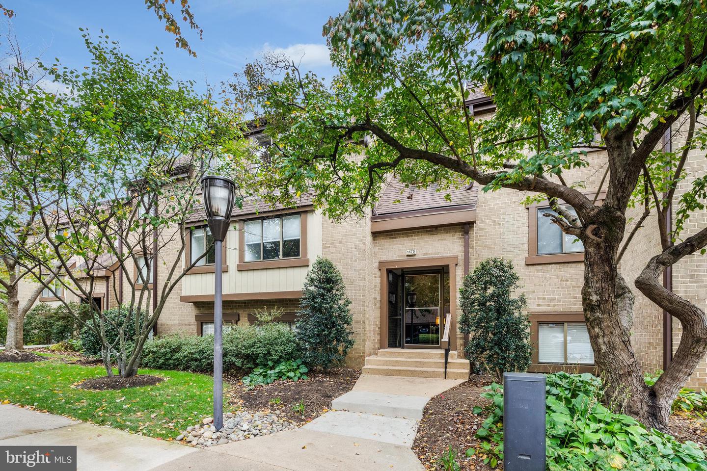1670 PARKCREST CIR #3B/300, RESTON, Virginia 20190, 2 Bedrooms Bedrooms, ,1 BathroomBathrooms,Residential,For sale,1670 PARKCREST CIR #3B/300,VAFX2273156 MLS # VAFX2273156