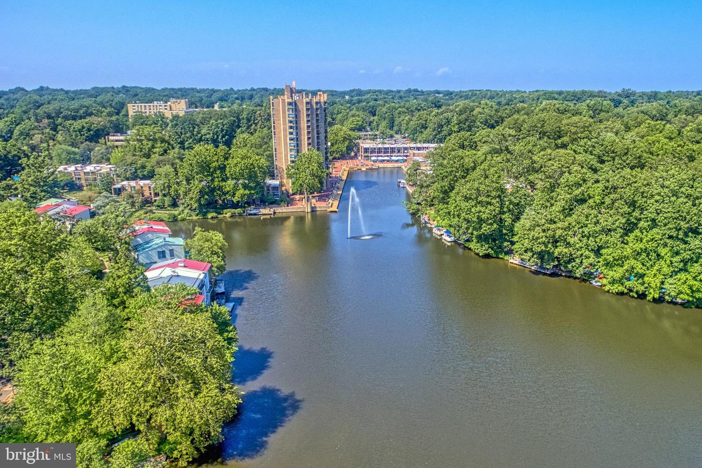 1670 PARKCREST CIR #3B/300, RESTON, Virginia 20190, 2 Bedrooms Bedrooms, ,1 BathroomBathrooms,Residential,For sale,1670 PARKCREST CIR #3B/300,VAFX2273156 MLS # VAFX2273156