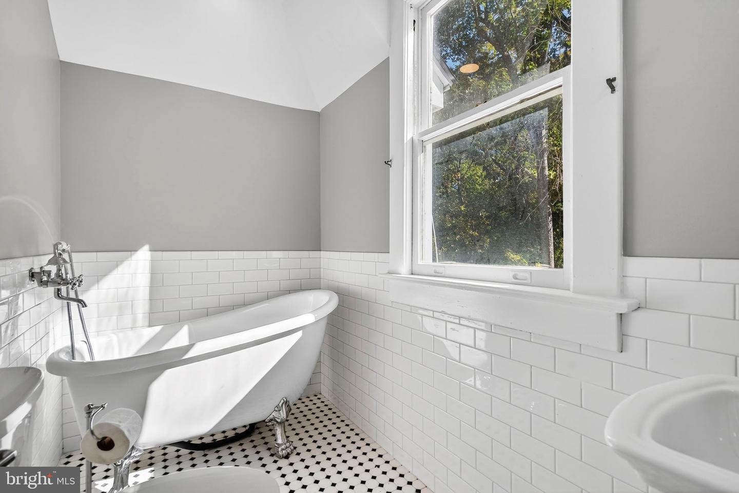 4561 WESTON RD, WARRENTON, Virginia 20187, 6 Bedrooms Bedrooms, 10 Rooms Rooms,4 BathroomsBathrooms,Residential,For sale,4561 WESTON RD,VAFQ2019314 MLS # VAFQ2019314