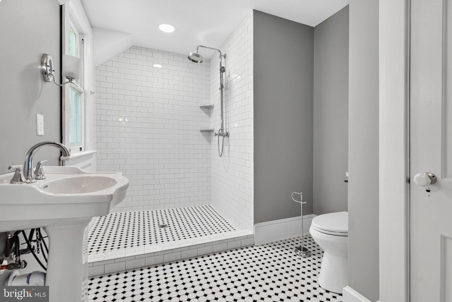 4561 WESTON RD, WARRENTON, Virginia 20187, 6 Bedrooms Bedrooms, 10 Rooms Rooms,4 BathroomsBathrooms,Residential,For sale,4561 WESTON RD,VAFQ2019314 MLS # VAFQ2019314