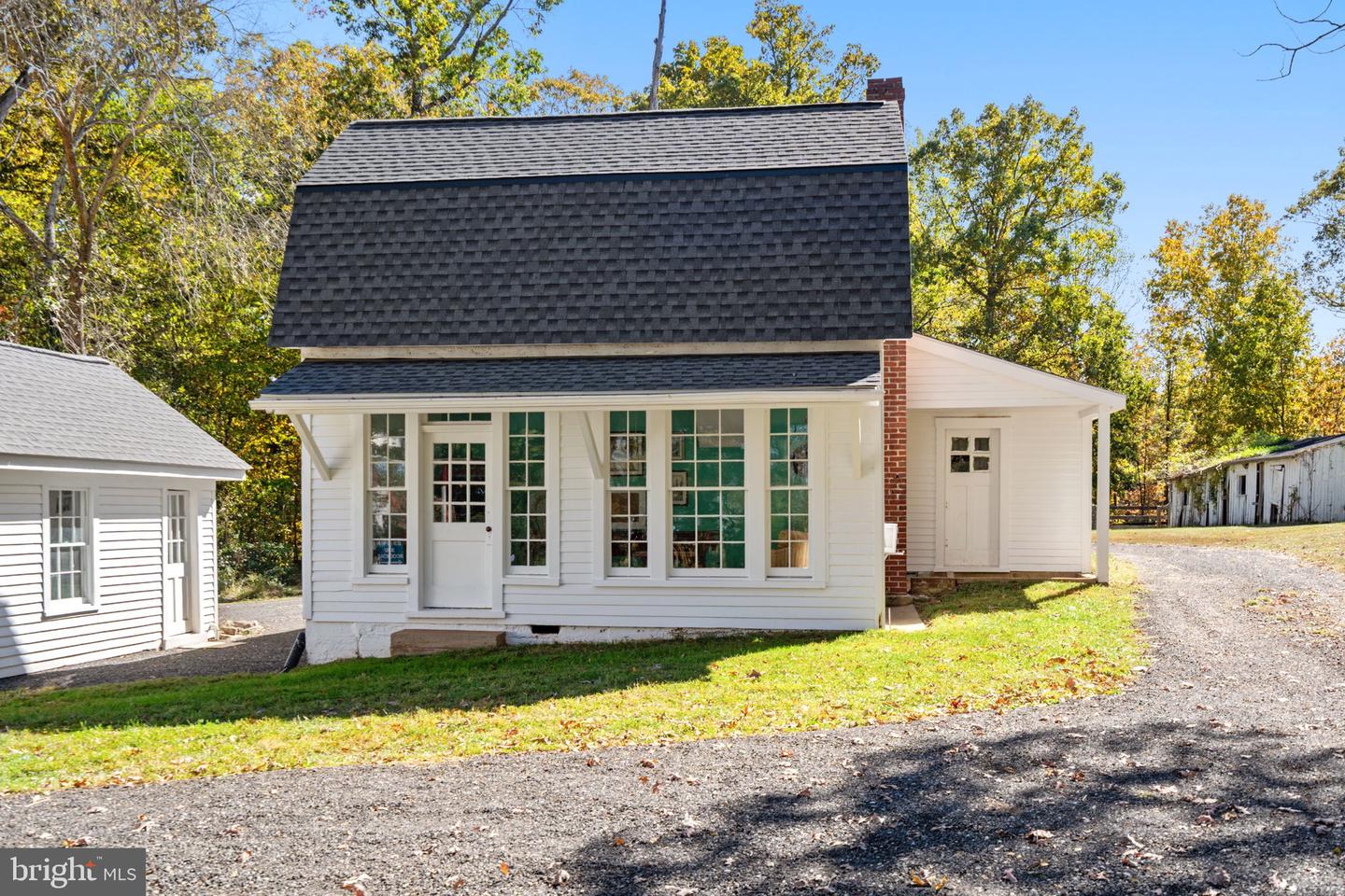 4561 WESTON RD, WARRENTON, Virginia 20187, 6 Bedrooms Bedrooms, 10 Rooms Rooms,4 BathroomsBathrooms,Residential,For sale,4561 WESTON RD,VAFQ2019314 MLS # VAFQ2019314