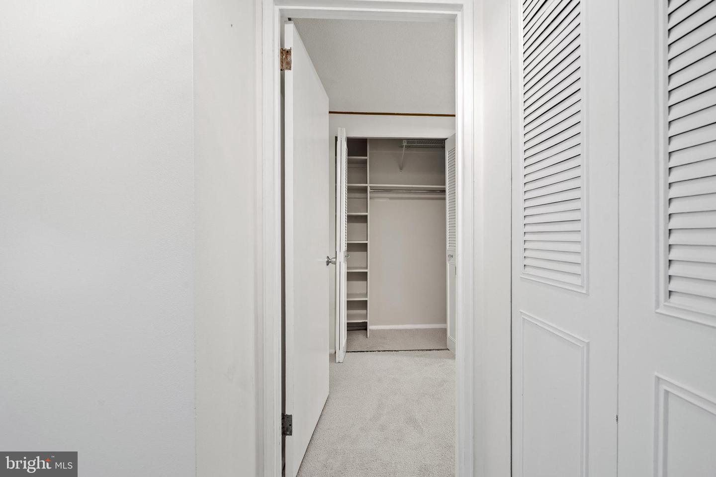 4600 S FOUR MILE RUN DR #423, ARLINGTON, Virginia 22204, 1 Room Rooms,1 BathroomBathrooms,Residential,For sale,4600 S FOUR MILE RUN DR #423,VAAR2064678 MLS # VAAR2064678
